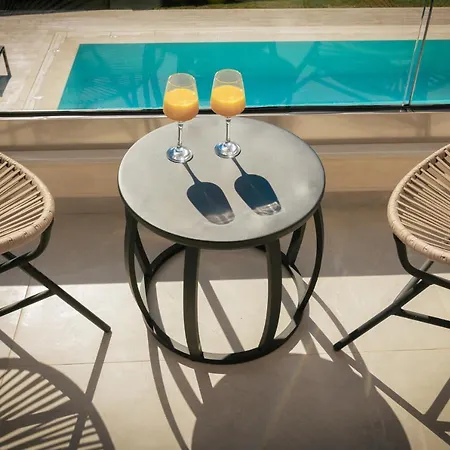 Solis Ortus Villa, A Sublime Sanctuary With Pool, By Thinkvilla וילה Kalamákion