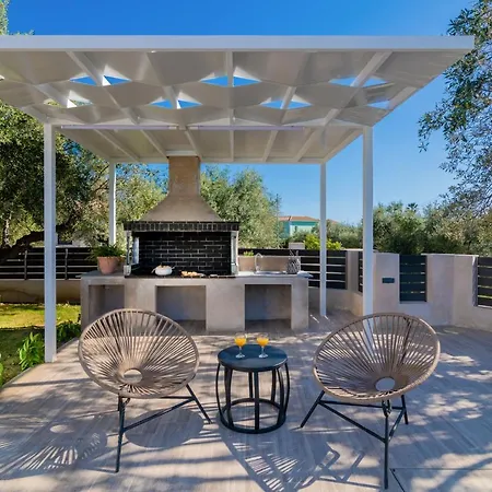 Solis Ortus Villa, A Sublime Sanctuary With Pool, By Thinkvilla וילה Kalamákion