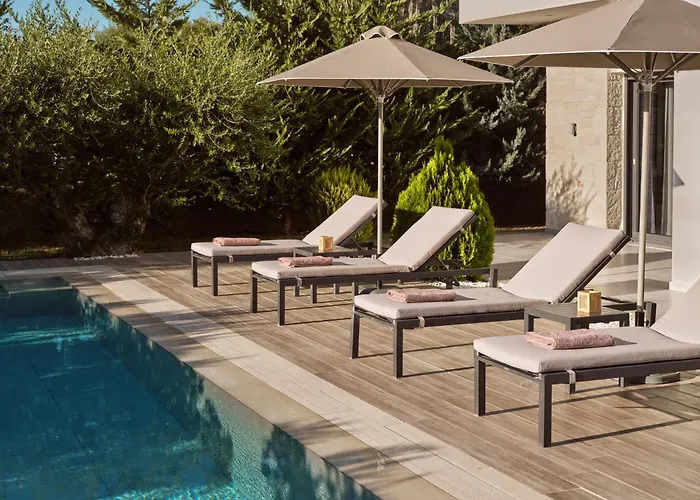 Solis Ortus Villa, A Sublime Sanctuary With Pool, By Thinkvilla * Kalamákion