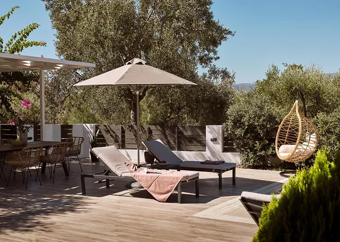 Solis Ortus Villa, A Sublime Sanctuary With Pool, By Thinkvilla 别墅 *