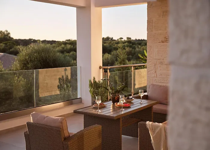 Solis Ortus Villa, A Sublime Sanctuary With Pool, By Thinkvilla Kalamákion