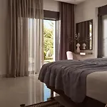 Solis Ortus Villa, A Sublime Sanctuary With Pool, By Thinkvilla Kalamákion