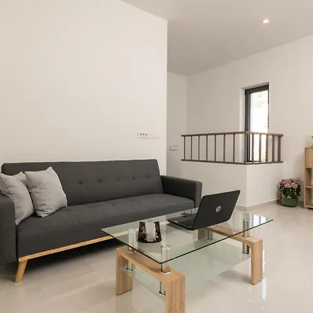 Solis Ortus Villa! *
