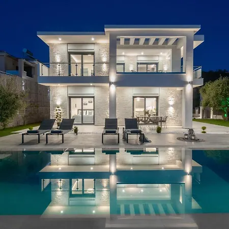 Solis Ortus Villa! *