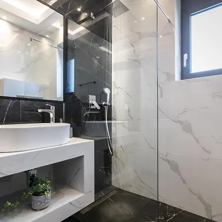 Solis Ortus Villa, A Sublime Sanctuary With Pool, By Thinkvilla Kalamákion