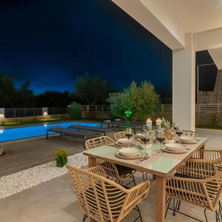 Solis Ortus Villa, A Sublime Sanctuary With Pool, By Thinkvilla * Kalamákion