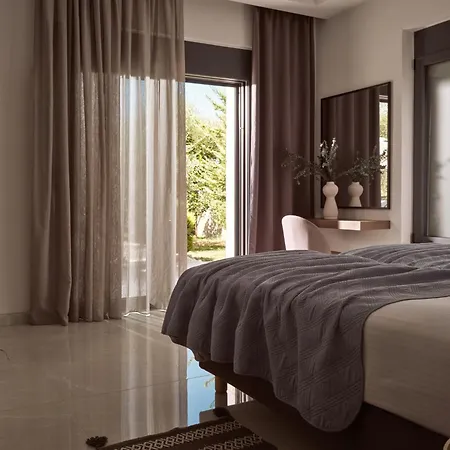 Solis Ortus Villa, A Sublime Sanctuary With Pool, By Thinkvilla Kalamáki